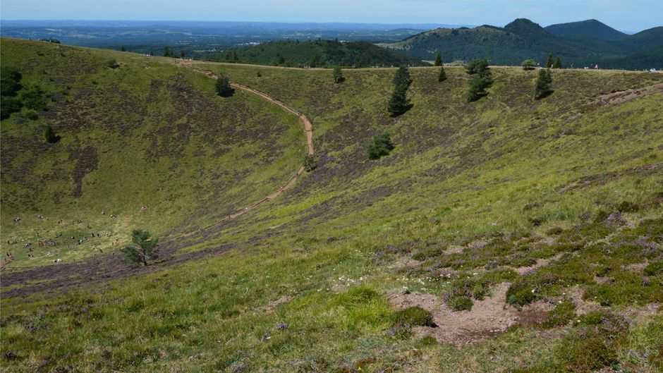 Camping nature en Auvergne : nos aires naturelles entre volcans et lacs