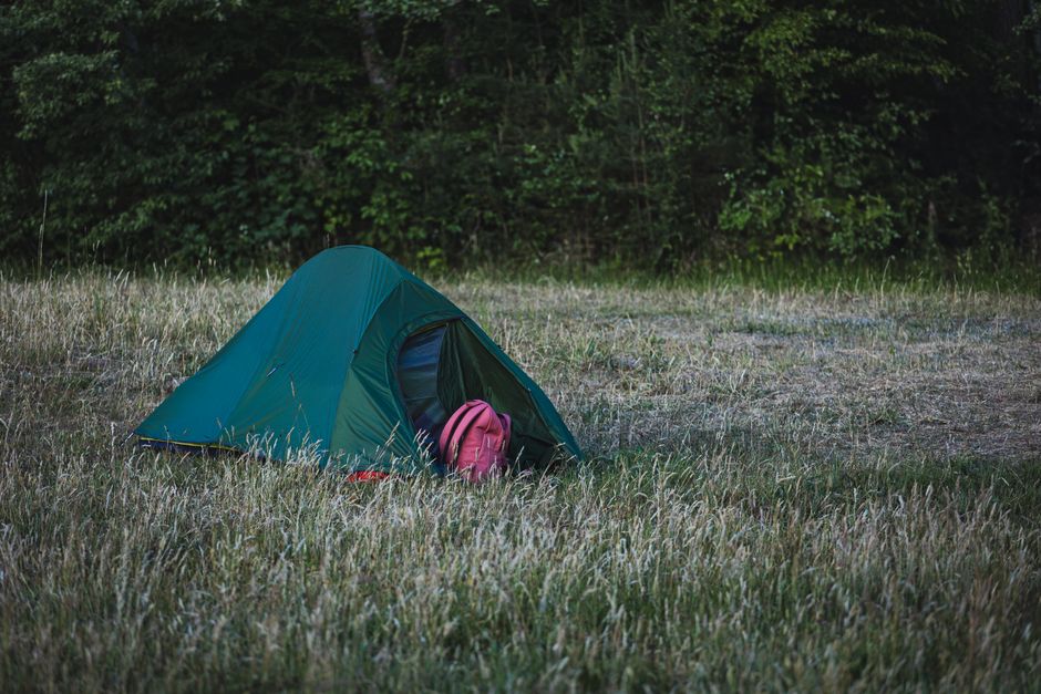 Aire naturelle de camping, alternative légale au bivouac