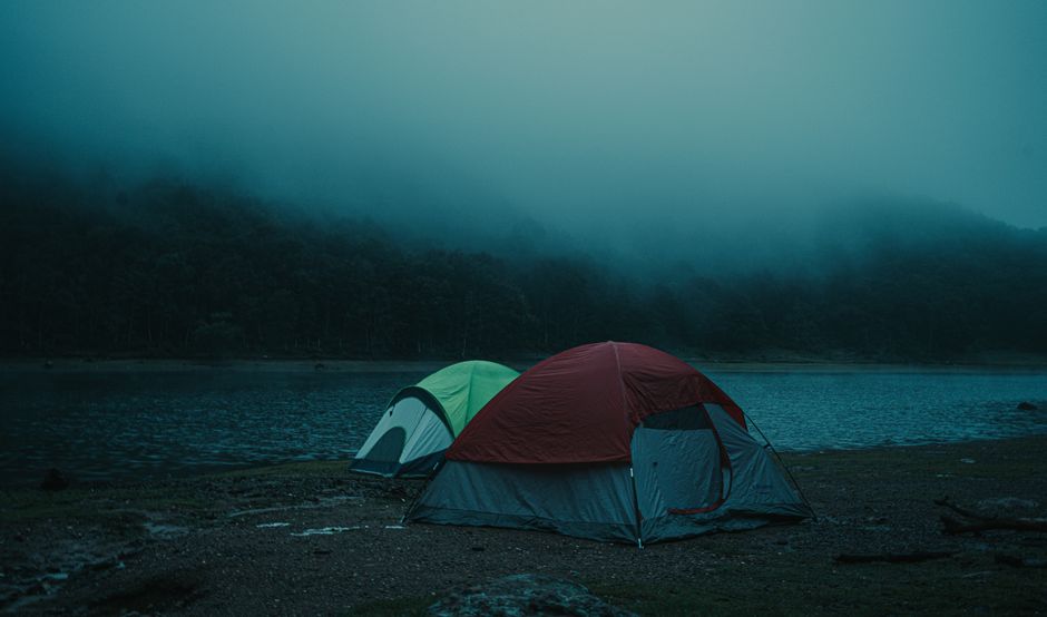 Camping au bord d un lac